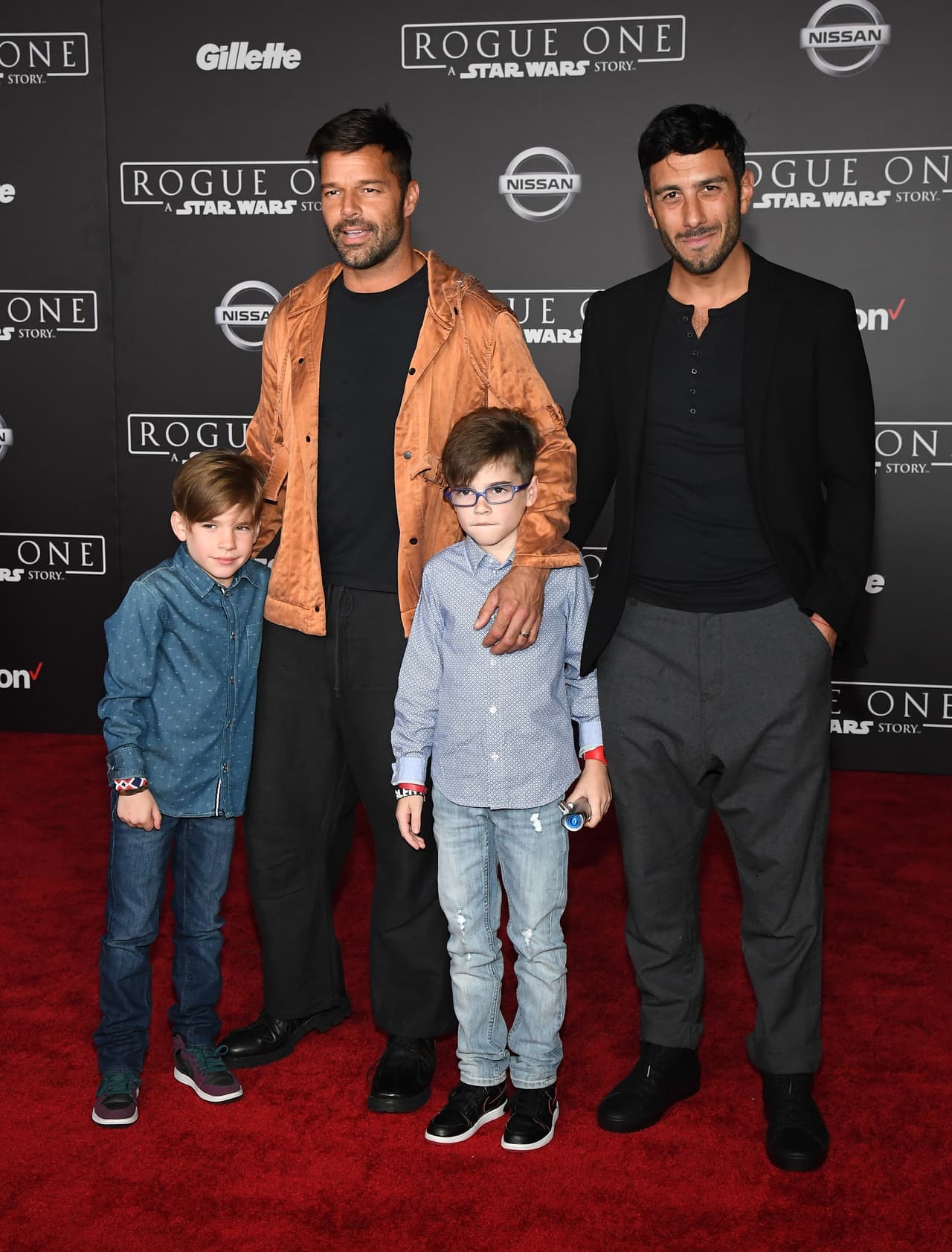 Ricky Martin quien tiene dos hijos, está comprometido actualmente con el artista Jwan Yosef.