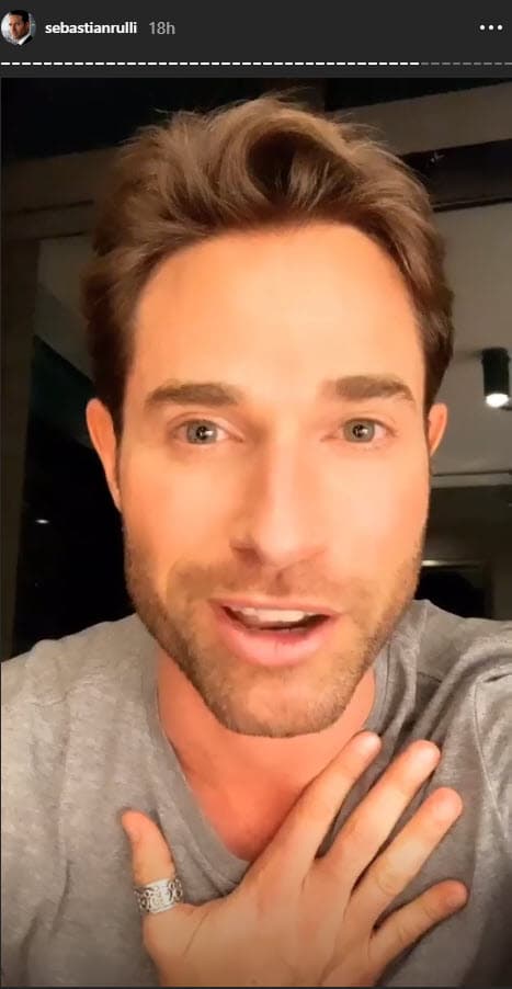 "Acabo de llegar al hotel y me doy cuenta que una de mis historias se subió incompleta por falta de señal y borré ese pedacito [...] Entonces, quedó muy chistoso el comentario que pareciera yo que estoy descubriendo América o la pólvora y que no puedo creer que en un estadio de fútbol americano se pueda jugar fútbol soccer". 
<br>