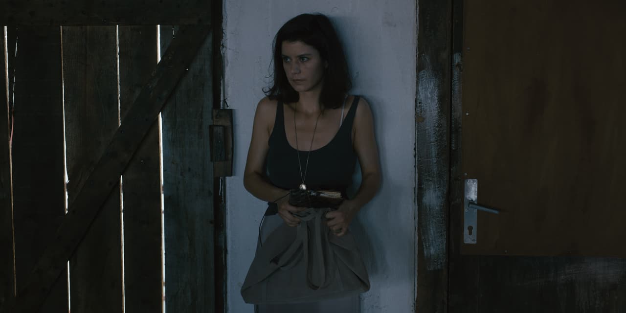 Beren Saat es la protagonista Atiye.