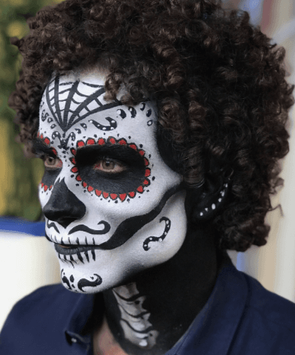 Sencillamente impresionante, Aldrin nunca imaginó poder caracterizarse así.