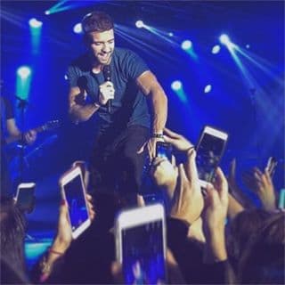 Por su parte, Pablo Alborán demostró que es uno de los consentidos del público.