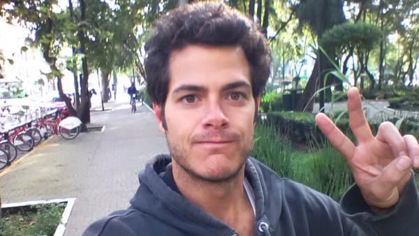 Su trabajo en 
<i>El color de la pasión </i>nos dejó muy satisfechos. En este melodrama interpretó a 'Federico', el medio hermano de 'Marcelo' (Erick Elías) y amante de 'Rebeca' (Claudia Ramírez).