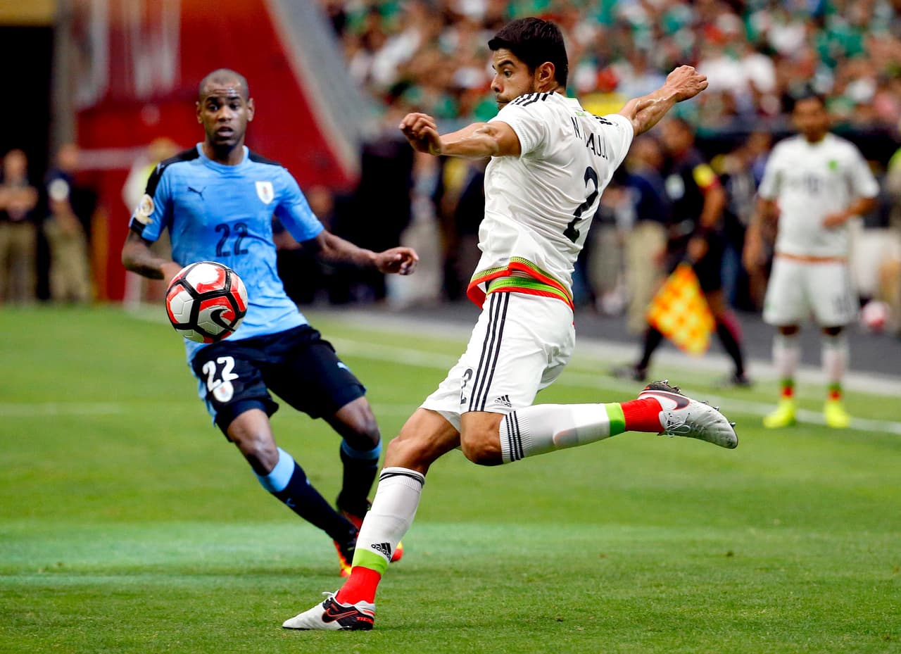 Rolán enfrentó a México en la Copa América 2016 en la que Uruguay cayó eliminado por 3-1.