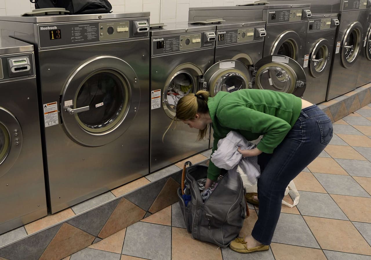 Programa de lavandería gratis móvil ofrece servicios a personas en el condado de Los Ángeles 