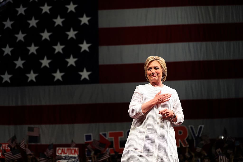 - “Las mujeres merecen igualdad en derechos humanos", apostilló Hillary Clinton.