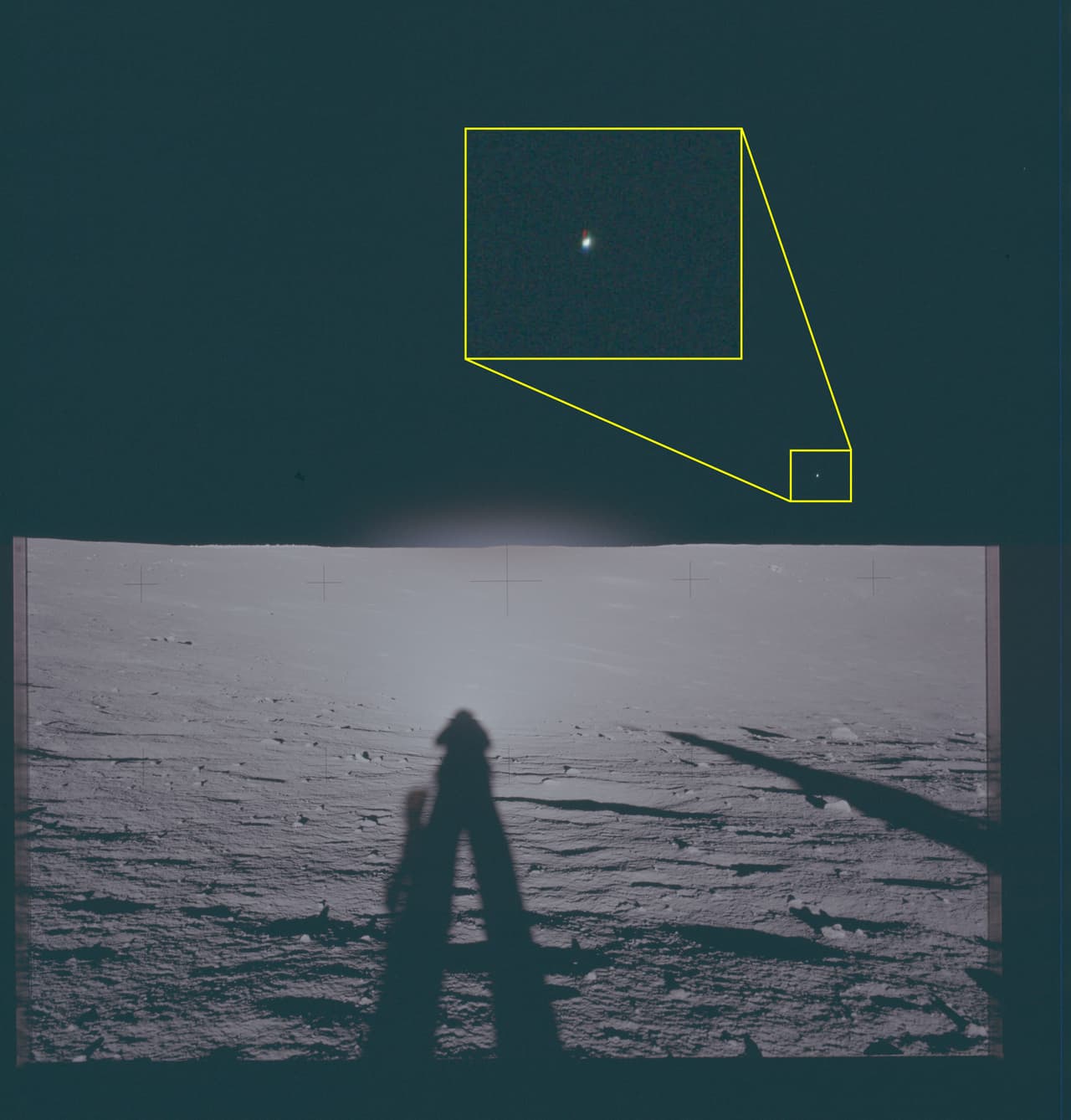 Esta fotografía de archivo muestra la superficie lunar vista desde el lugar de aterrizaje del Apolo 12. La imagen presenta un área de interés resaltada cerca del borde derecho del encuadre, sobre el horizonte, donde se aprecian fenómenos no identificados.