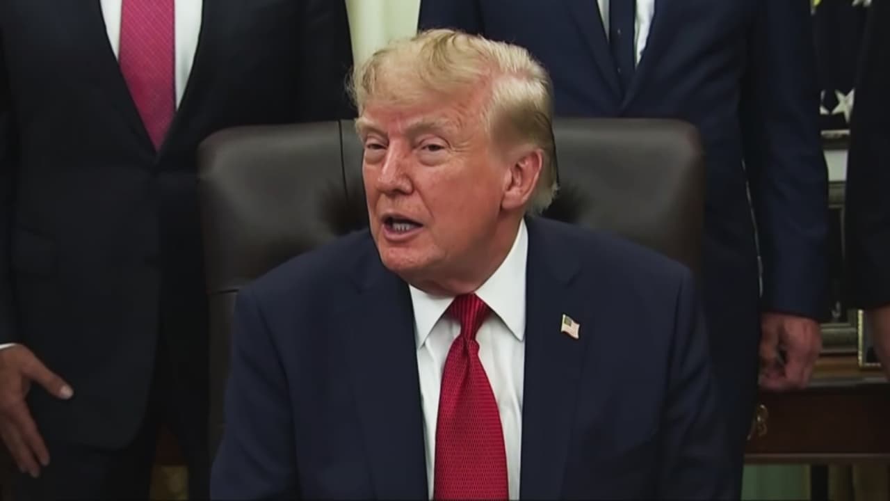 Donald Trump veta a medios de La Casa Blanca al considerar que difunden “noticias falsas” y así le responden
