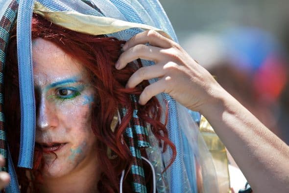 Ellas, en su gran mayoría, con el tradicional atuendo de sirena.