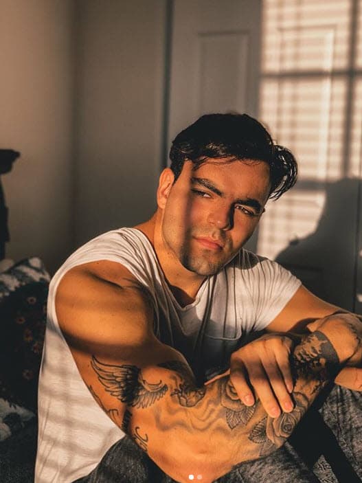 Adriano Zendejas ha estado alejado de las telenovelas desde 2017. Durante estos años se dedicó a su canal de YouTube.