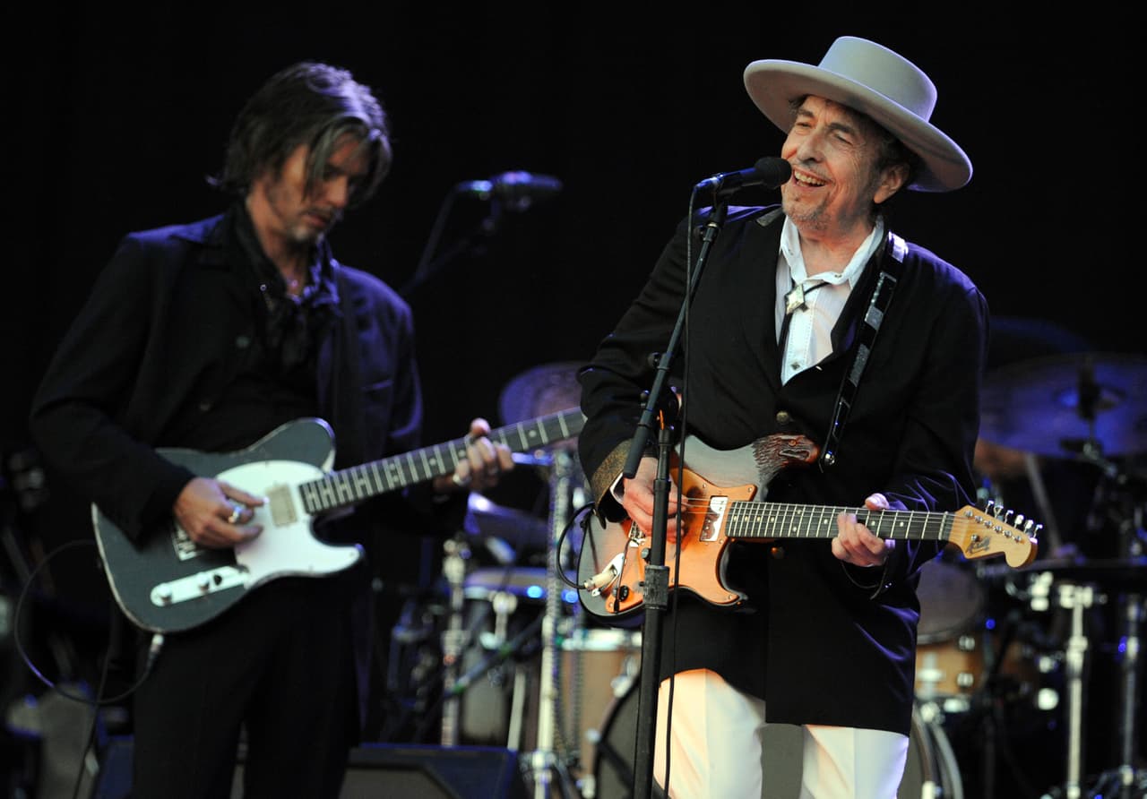BOB DYLAN AWARDED THE NOBEL PRIZE IN LITERATURE