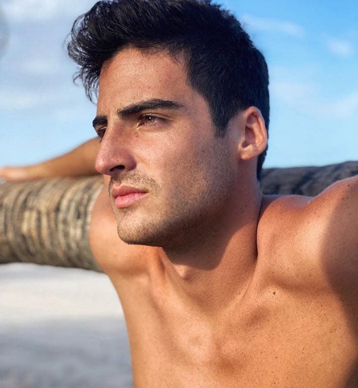 Ese trabajo lo ejerce desde enero del año 2019, de acuerdo con los datos que están publicados en su perfil. 
<br>