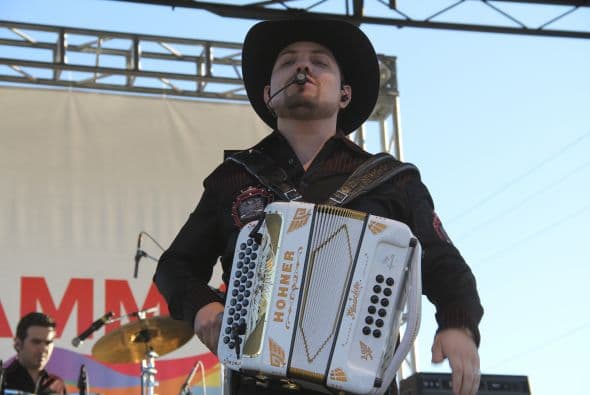 Cientos de personas disfrutaron de la tremenda celebración del Latin Grammy Street Party en Phoenix, donde estuvieron presentes varias agrupaciones nominadas a los premios GRAMMY® Latino incluyendo: Conjunto Primavera, Voz de Mando y Los Canarios de Michoacán. Esta fenomenal fiesta es un preámbulo a la gran noche de la música con la edición 15 de los premios anuales del GRAMMY Latino. Además de disfrutar de lo mejor de la música, los fans pudieron ganar premios y conocer a personalidades de Televisión y Radio de Univisión Arizona.