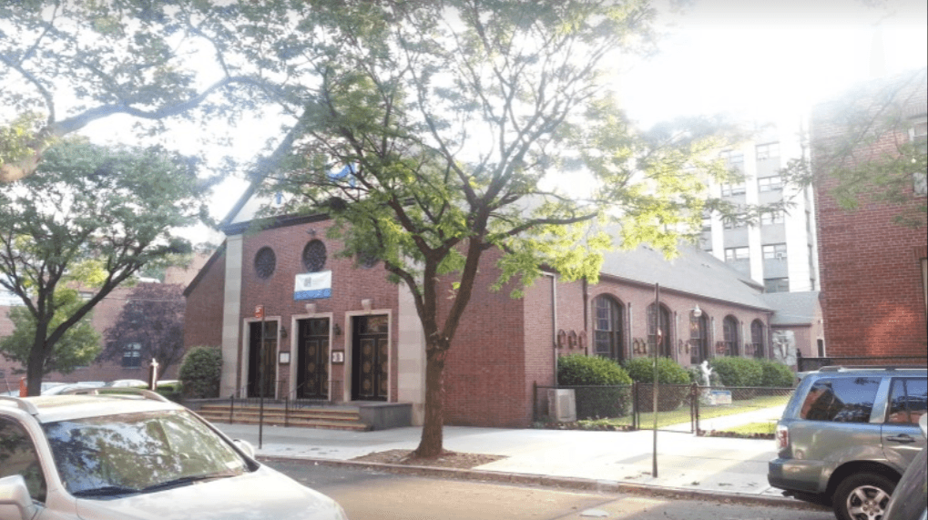 <h3 class="cms-H3-H3">Our Lady of the Angelus</h3>
<br>
<b>Dónde: </b>63-63 98th Street, Rego Park, NY 11374
<br>
<b>Cuando: </b>El primer sábado de cada mes, de 10 a 11:30 a.m.
