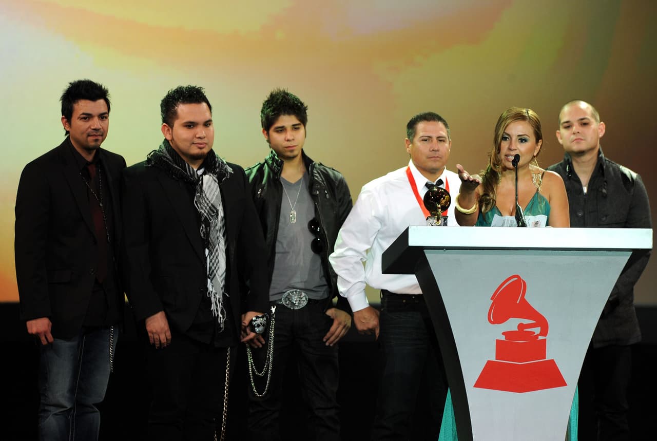 En el 2010, la cantante originaria de San Antonio, Texas, Elida Reyna y su grupo Avante, sorprendieron al llevarse el premio Latin GRAMMY a Mejor Álbum de Música Tejana, por su disco 'Fantasía'.