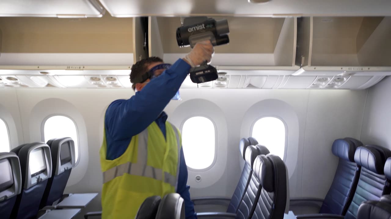 ¿Volar o no volar en tiempo de pandemia? Una científica de UA recomienda que no lo haga