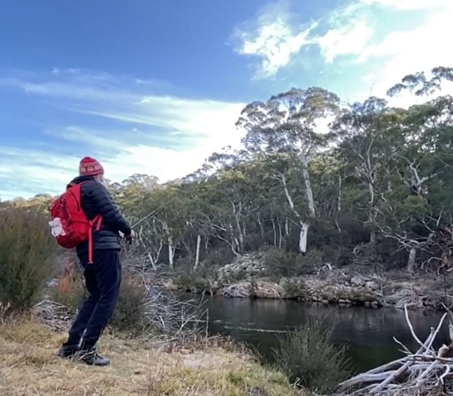 También publicó un video en el que se le veía pescando. Los usuarios comenzaron a cuestionarlo acerca de por qué ya no tenía fotos con Marlene Favela.
<br>