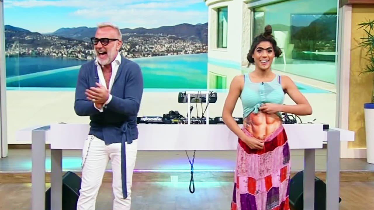 El día que Mela puso celosa a la novia de Gianluca Vacchi con el 'six pack' que quería lucir en su yate
