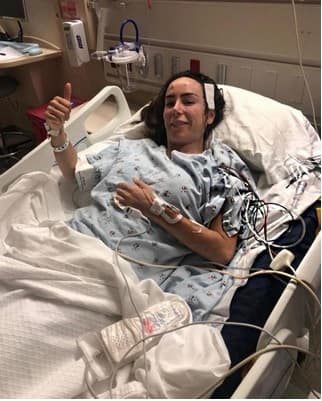 Sobre Inés Gomez Mont reconoció que es una madre entregada: "
<b>Como mamá mis respetos</b>, porque ella tampoco la ha pasado nada bien, (a pesar) de sus operaciones y lo delicada que estuvo, no ha descuidado a sus hijos".
<br>