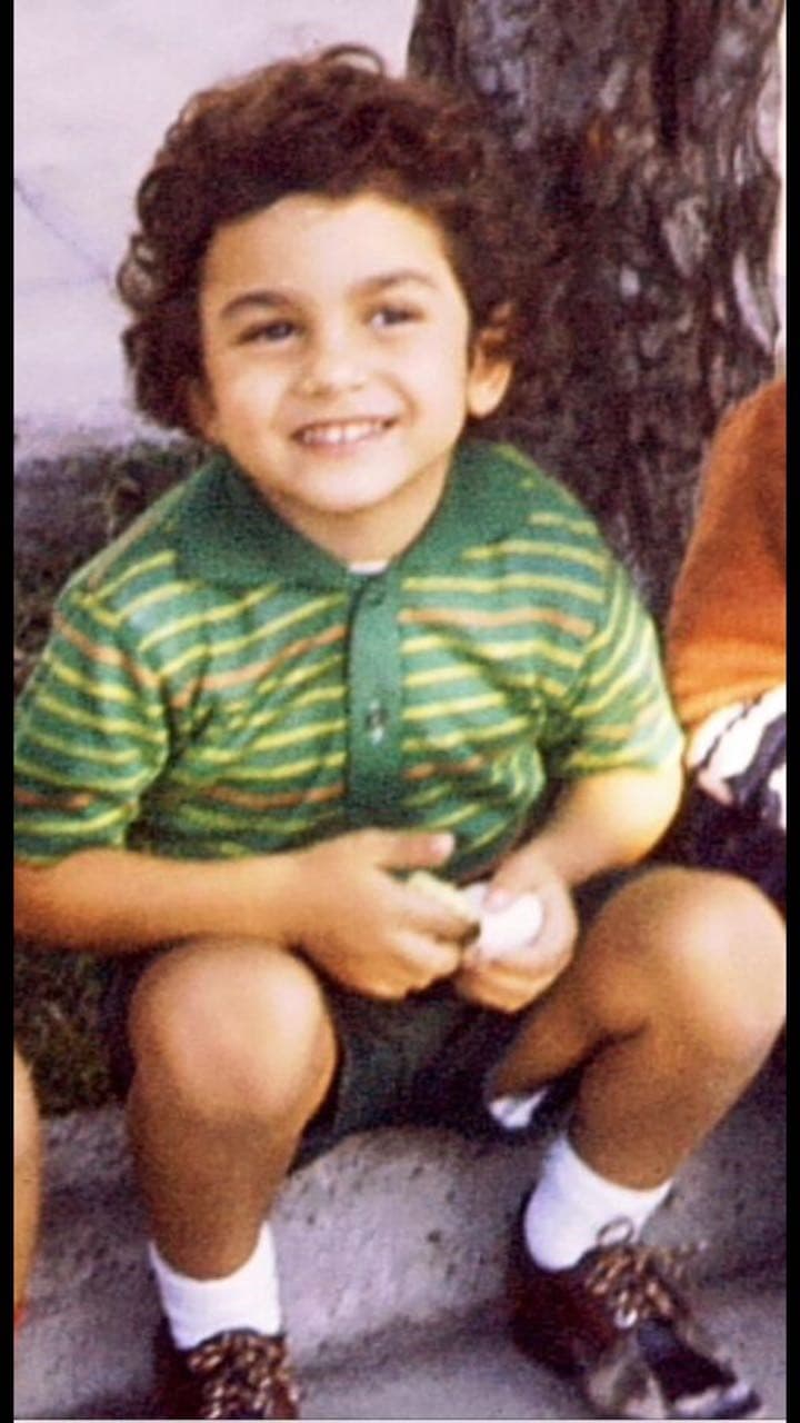 Con esa carita de pícaro ya sabemos quién es...