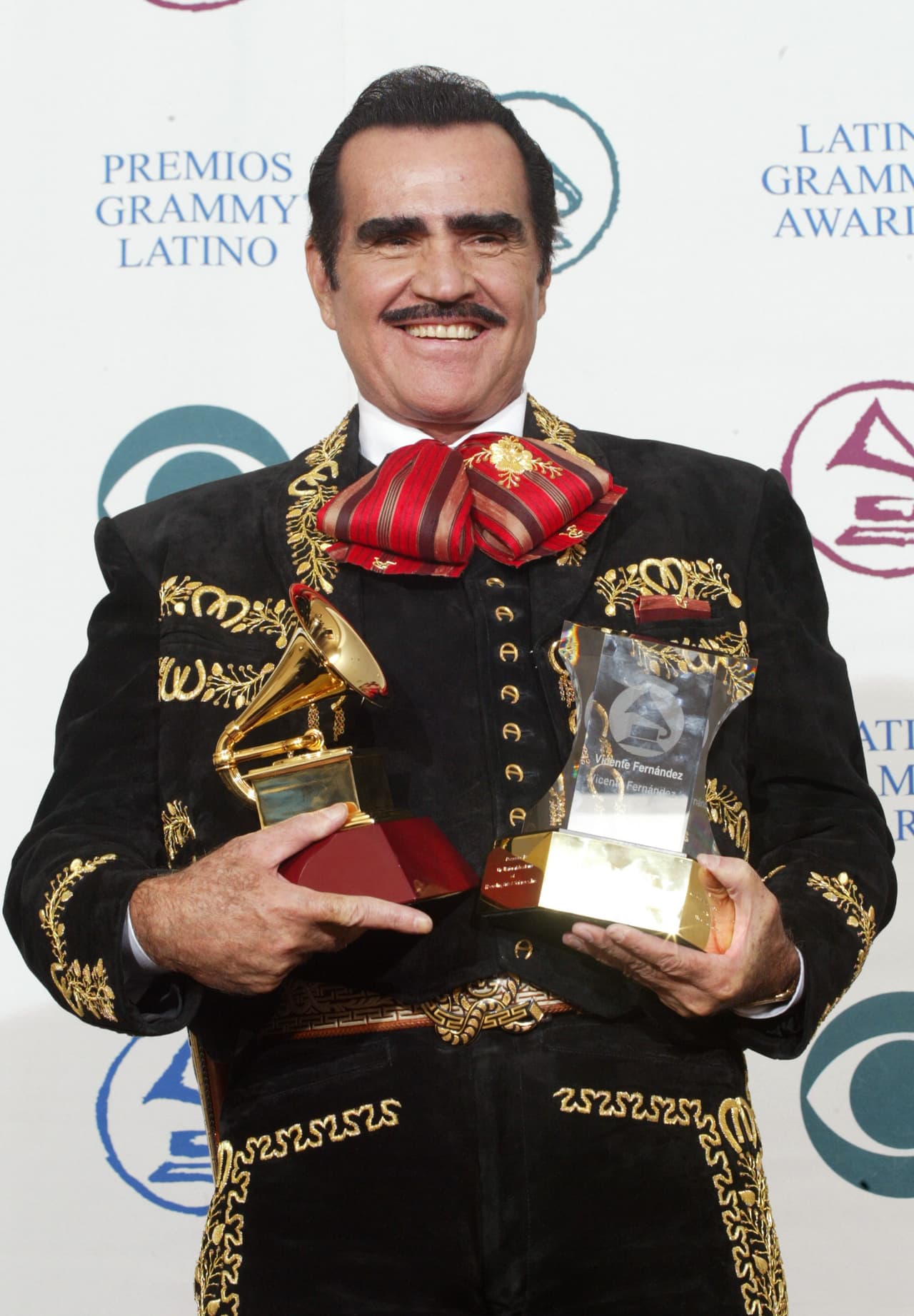 Además tuvo que hacer otros oficios como lustrador de zapatos y también vendía una bebida local conocida como 'lechuguilla', que se saca del agave antes del proceso de fermentación.