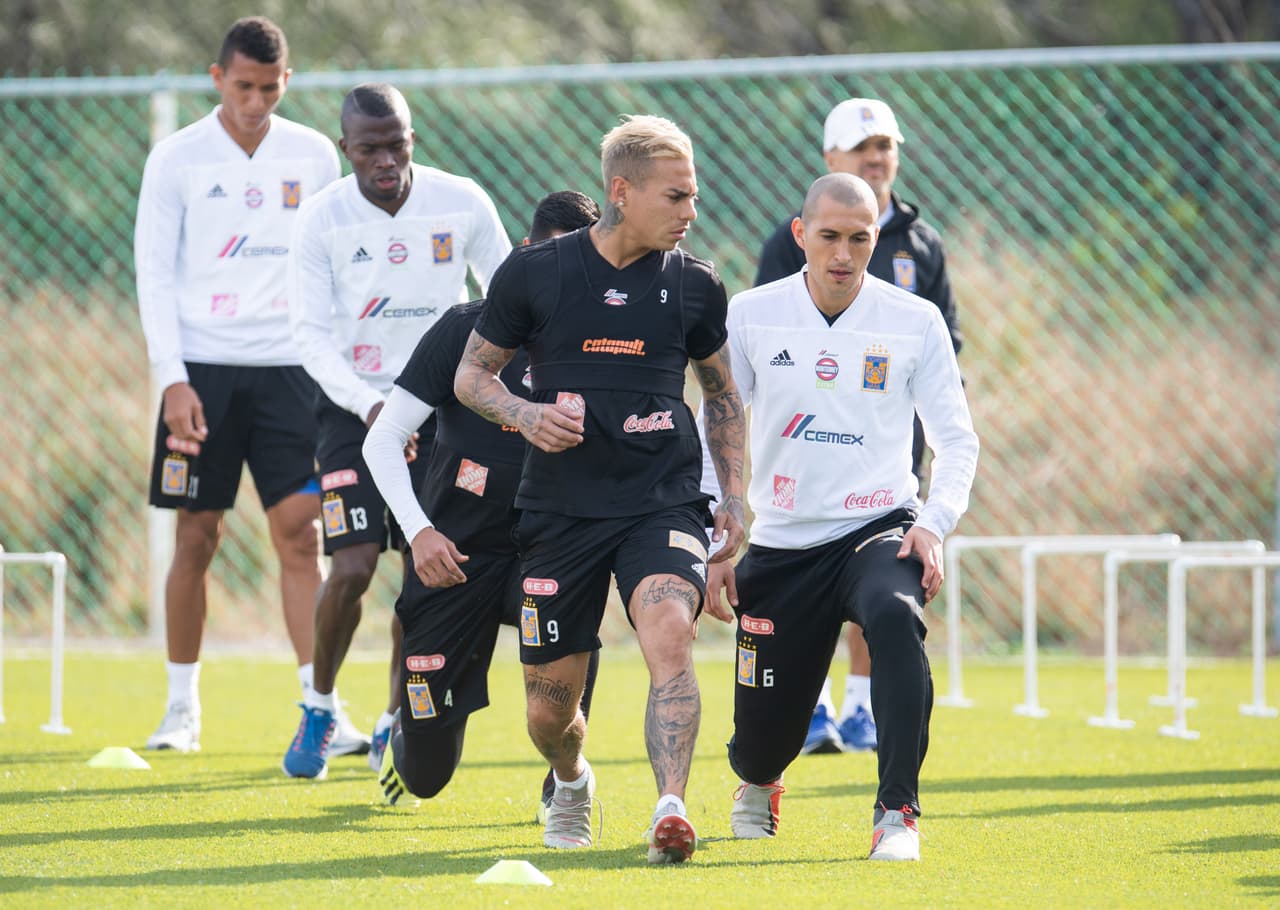 Juninho se integró al cuerpo técnico de Ricardo Ferretti en Tigres, club del que fue jugador y en el que ahora aporta su experiencia a sus compañeros en medio de los entrenamientos para el Clausura 2019.