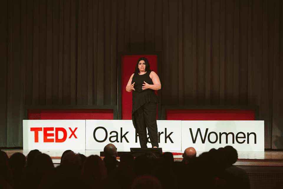 Esta residente de Cícero fue además invitada para dar una ponencia en Ted. "Me gustaría seguir ayudando a Chicago, a mis hermanos y hermanas latinas, en cualquier cosa. Tengo mucha experiencia pero mi única meta es seguir ayudando, crear un cambio en el mundo”, asegura López-García.
<br>