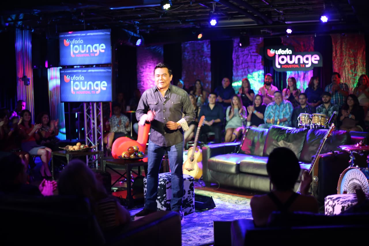 Raul Brindis se unió a la gran fiesta con el grupo La Leyenda en el Uforia Lounge