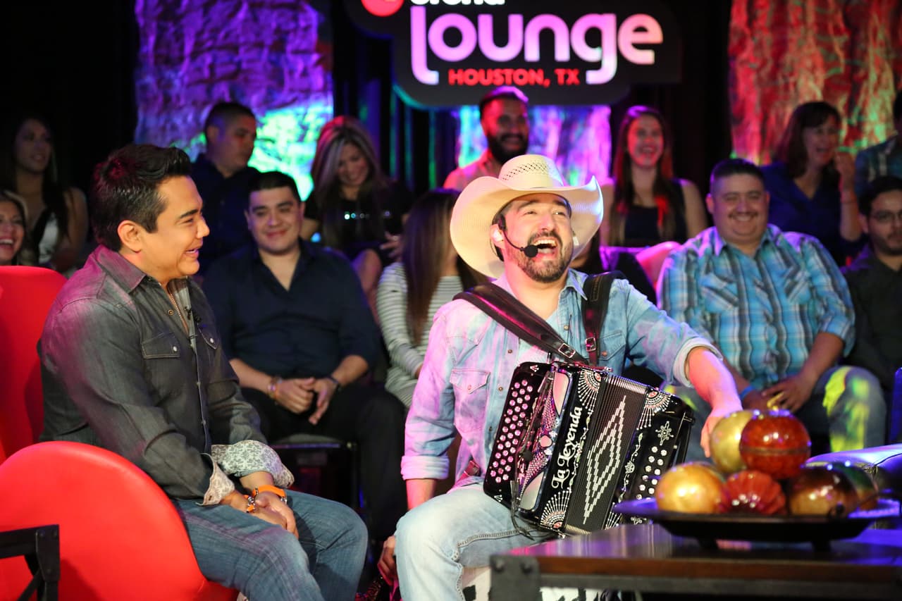 Los chicos guapos de La Leyenda bromearon y divirtieron a sus invitados.