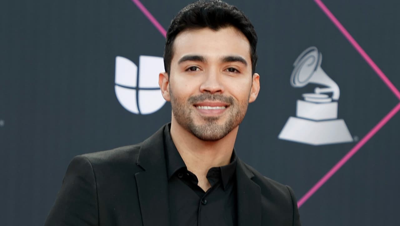 El compositor Gussy Lau, de 33 años, afirmó que está "saliendo" con Ángela Aguilar, de 18.