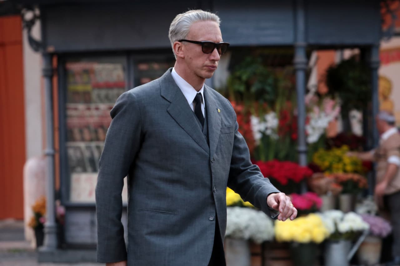 Adam Driver como Enzo Ferrari