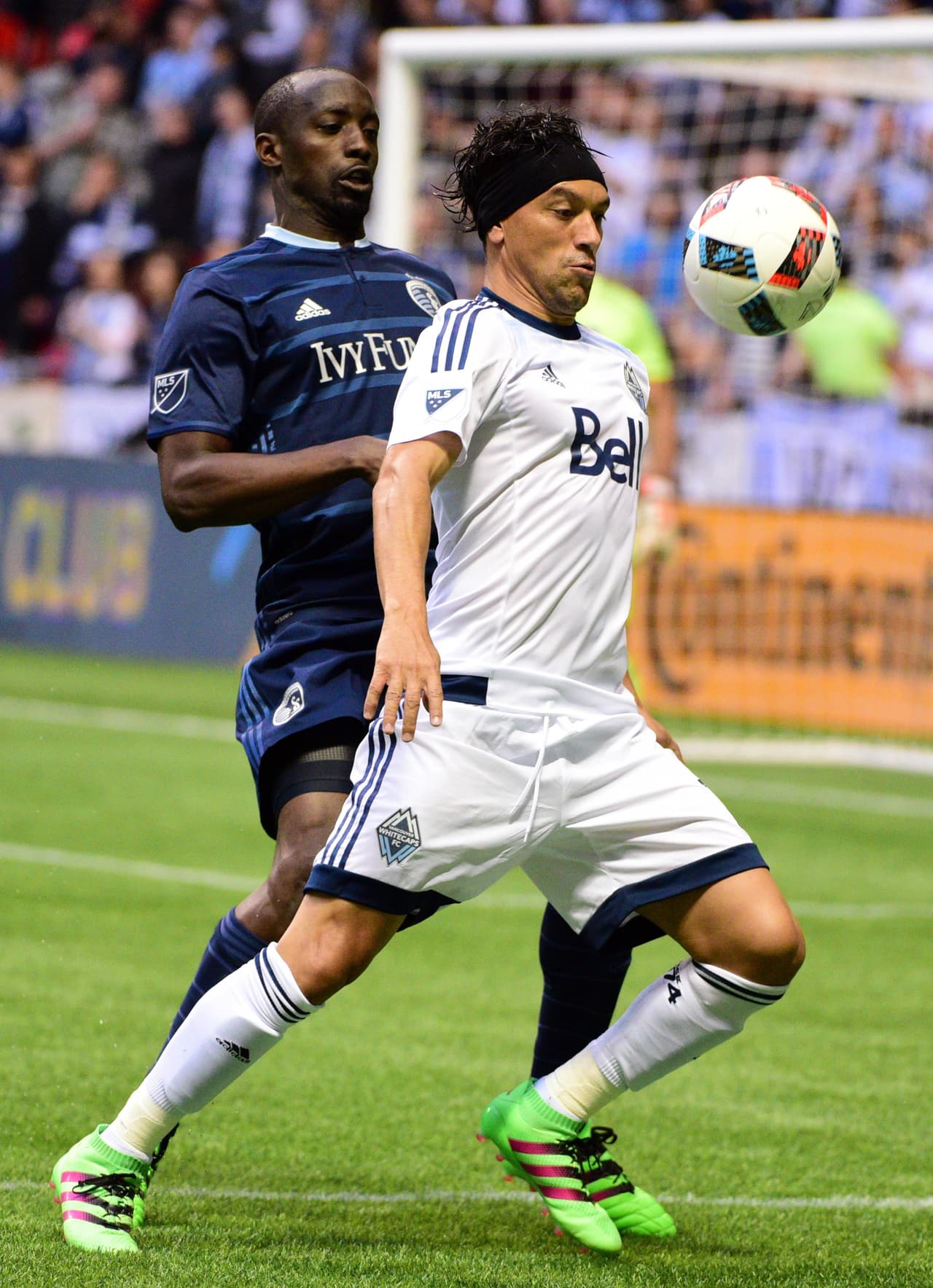Vancouver Whitecaps aguantó con 10 hombres e igualó 1-1 con Sporting KC