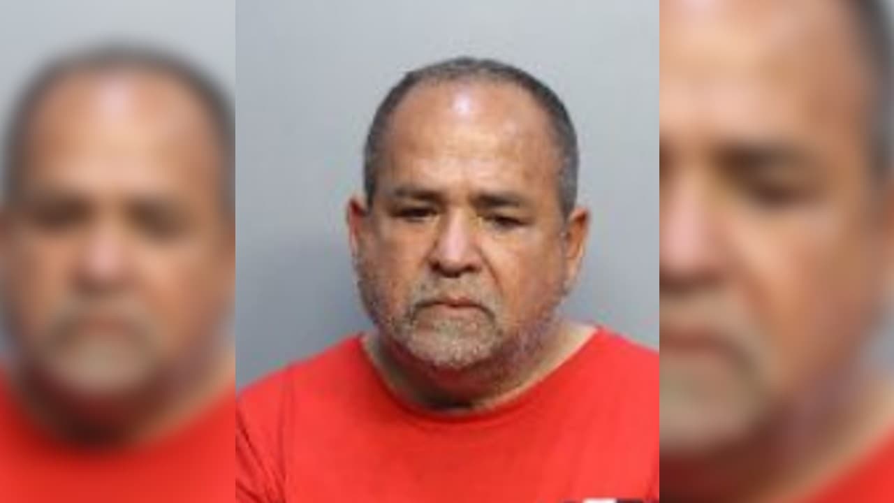 Hombre acusado de lesionar a patadas a mujer de 65 años porque puso la olla del arroz en la estufa en Hialeah
