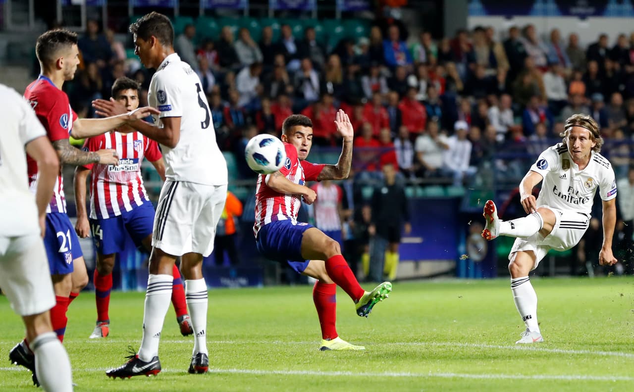 Para el segundo tiempo, Real Madrid tuvo en cancha a Luka Modric, ante un mal partido de Marcos Asensio.