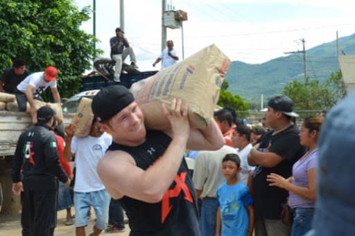 En 2017, el pugilista donó un millón después del terremoto que azotó la Ciudad de México, destinado a materiales de construcción, suministros y medicamentos.