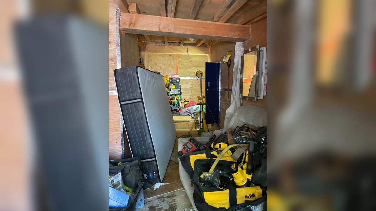 El hallazgo forma parte de una investigación de robo a un comercio al que daba seguimiento la policía de San José.
<br>