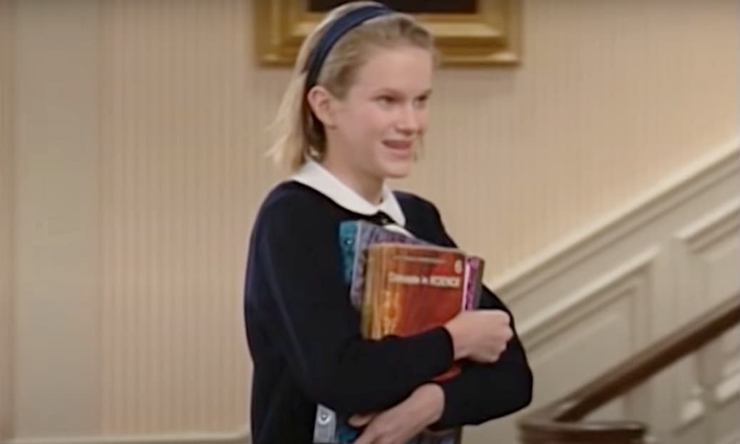 <b>Nicholle Tom</b>
<br>Maggie era la hija mayor de Maxwell Sheffield y con quién Fran Fine se llevaba mejor, debido a que la consideraba su amiga y en ocasiones, su confidente.
<br>