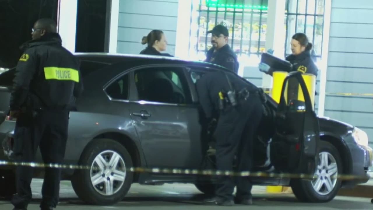 Niño de un año muere en balacera de Dallas. Su tío también resultó herido. 