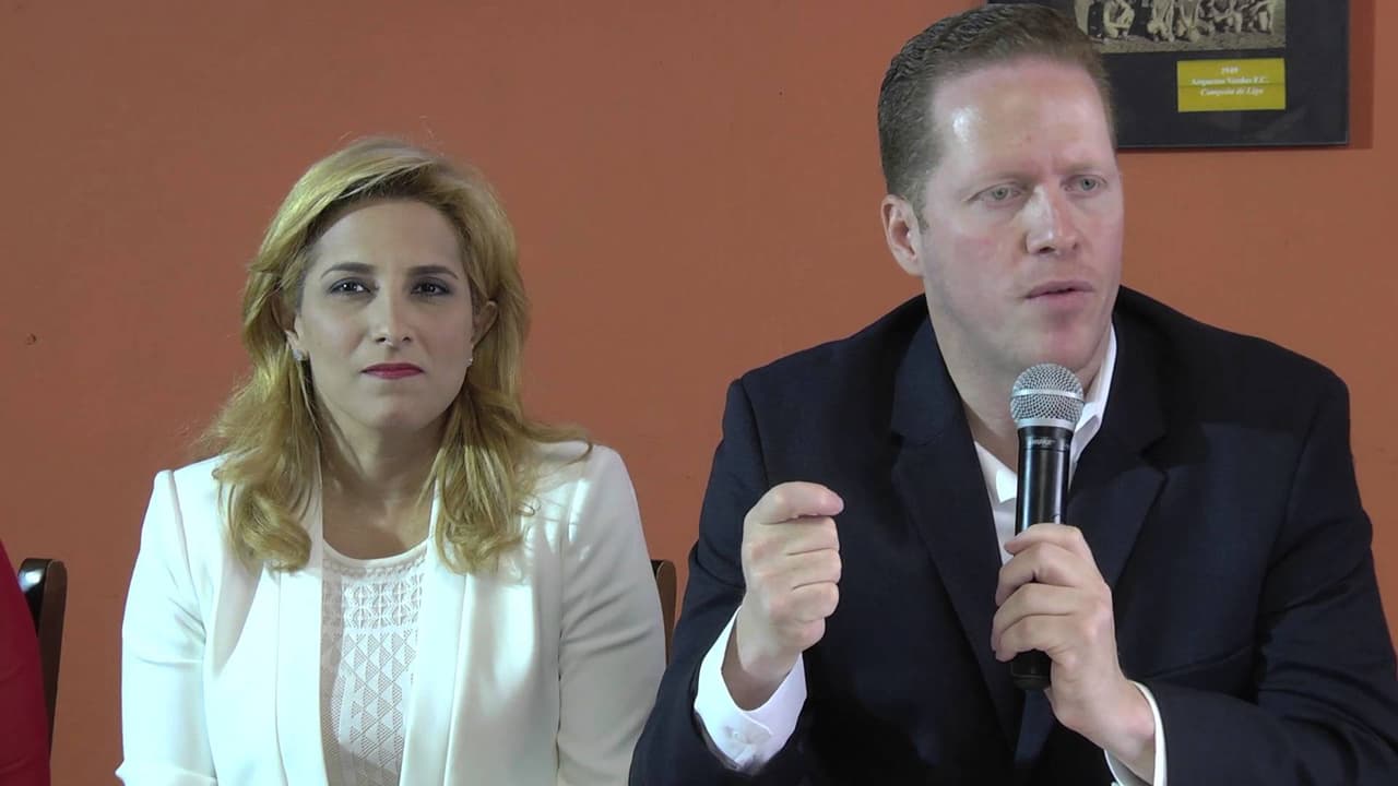 Renuncia directora de campaña de David Bernier 