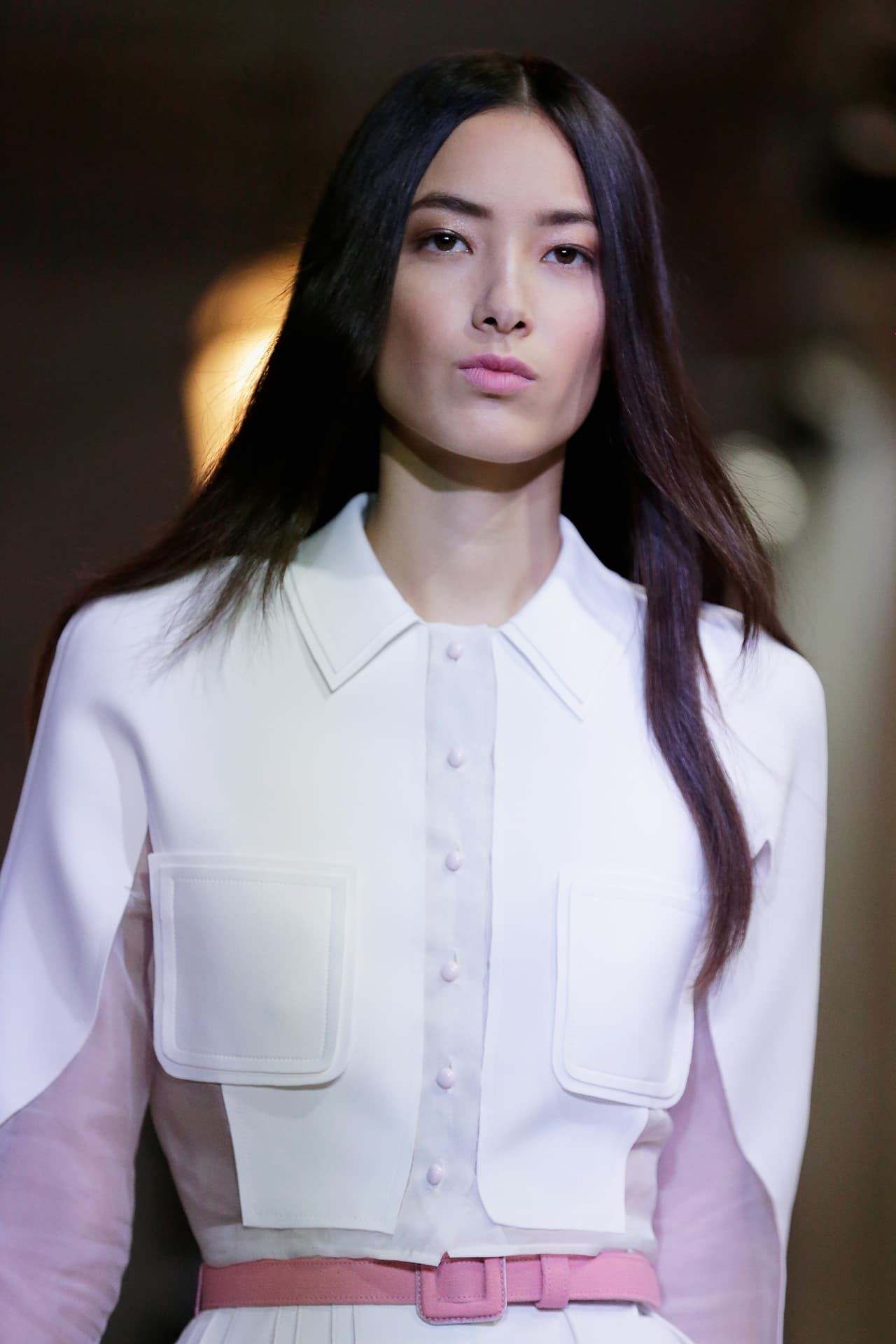 Las cejas pobladas y bien marcadas también se quedan durante el 2016.