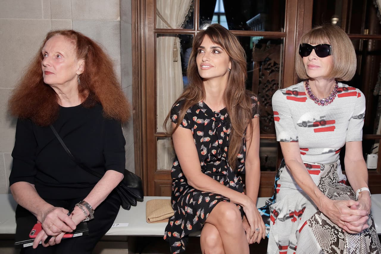 También la actriz Penélope Cruz acudió a la pasarela.