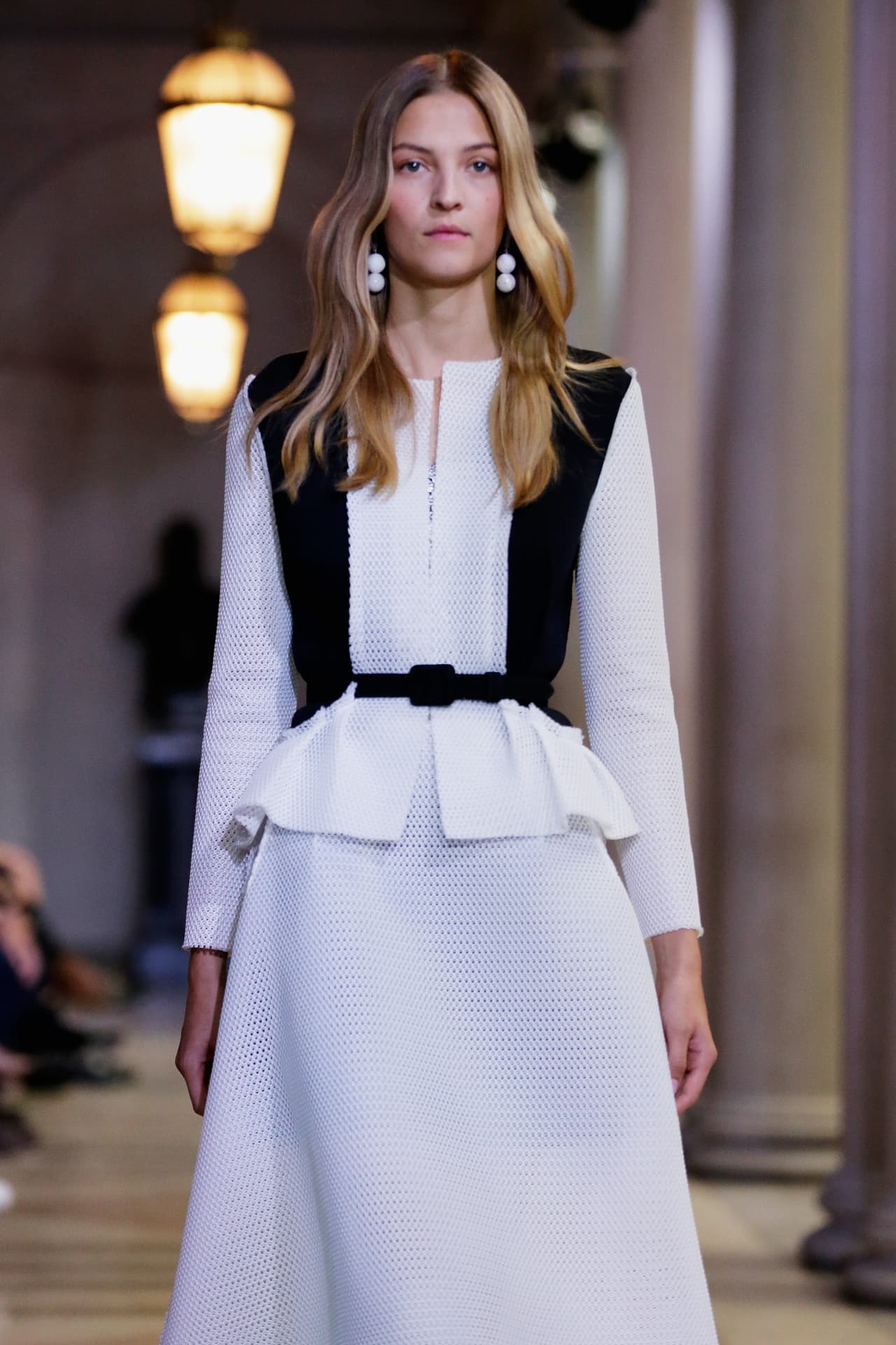 Checa otros diseños que nos impactaron en esta pasarla y que concentran lo mejor de las tendencias para la primera mitad del 2016.