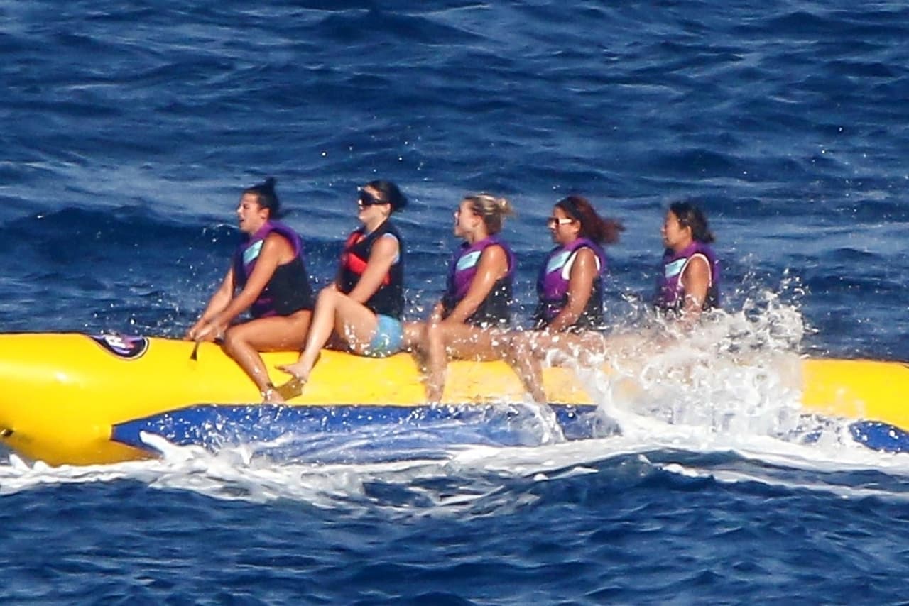 Caitlyn Jenner (antes Bruce Jenner) también mandó un mensaje a su hija desde su cuenta 
<b><a href="https://www.instagram.com/p/B0_MlJgF1JX/" target="_blank">en la misma red social</a></b>
<a href="https://www.instagram.com/p/B0_MlJgF1JX/" target="_blank">: </a>"Feliz cumpleaños, Kylie".