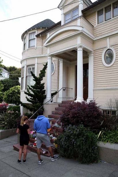 Tras la trágica partida de Robin Williams, su estrella en el paseo de Hollywood, su casa y hasta las locaciones de sus películas han recibido honores para el actor. ¿Quieres ver más? las mejores del mundo del entretenimiento aquí