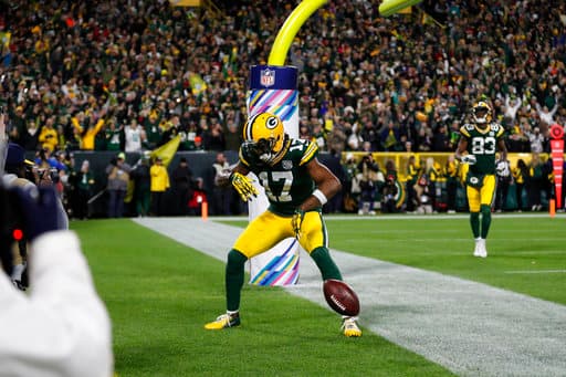 Green amplió su ventaja gracias a un pase de Aaron Rodgers a Davante Admas de 9 yardas restando 1:58 en el primer cuarto. Ganaban los Packers 17-7.