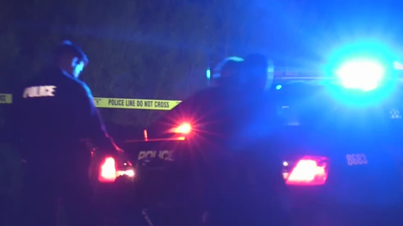 Autoridades investigan muerte sospechosa en campamento de indigentes al sureste de Austin