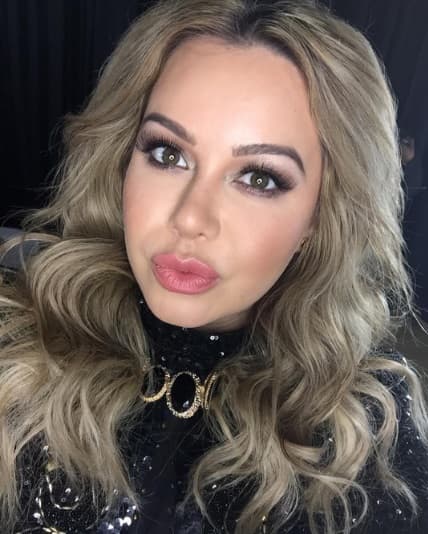 Su primera aparición en televisión fue en el reality show "Jenni Rivera Presents: Chiquis & Raq-C", así como "I Love Jenni".