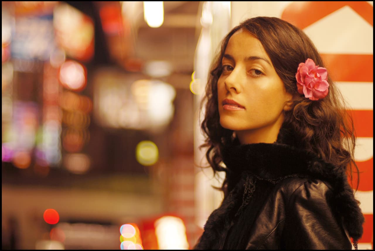 En agosto del 2010 y con el pequeño Teo de solo unos meses, anunciaron su separación asegurando que la distancia enfrió la relación (para ese entones ella trabajaba en Colombia). Tras el actor ser fichado por posesión de drogas en el 2015, la actriz ha prohibido que vea a su hijo, por lo que están en una disputa legal por la convivencia del menor.