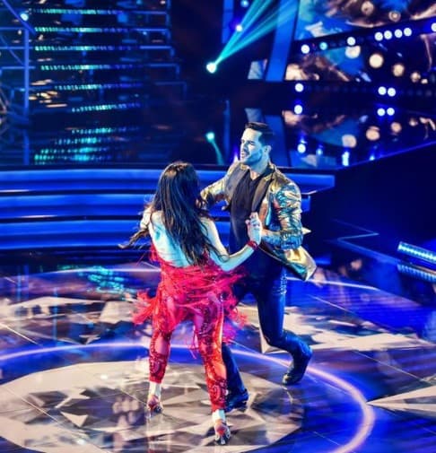 El representante de Despierta América bailó un merengue de forma espectacular, acompañado de Jayme Rae Dailey.