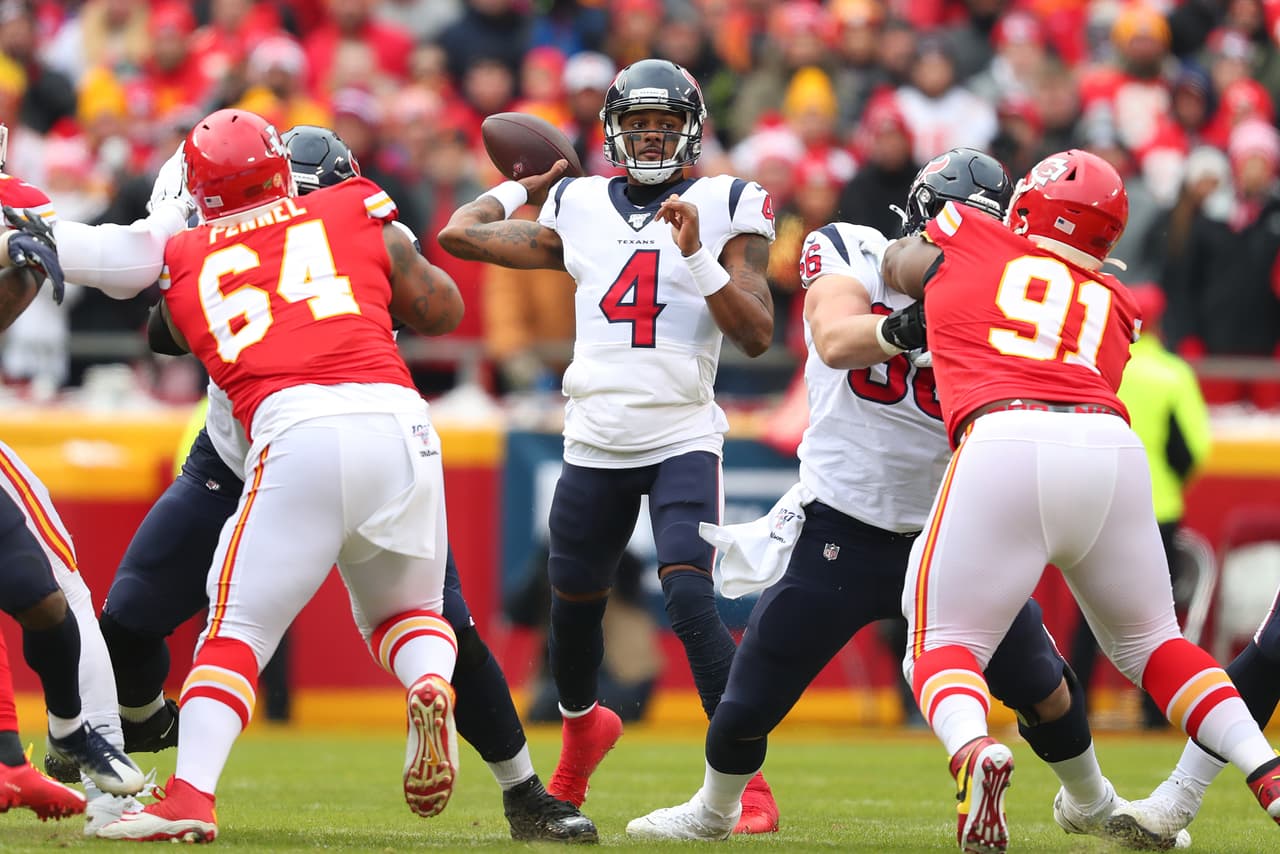 Su defensiva ha permitido 27.5 puntos por partido en Playoffs, sumado a las 368.5 yardas por juego. Esto los convierte en una defensa frágil. Han permitido 55 puntos en los Playoffs, una cifra demasiado elevada.