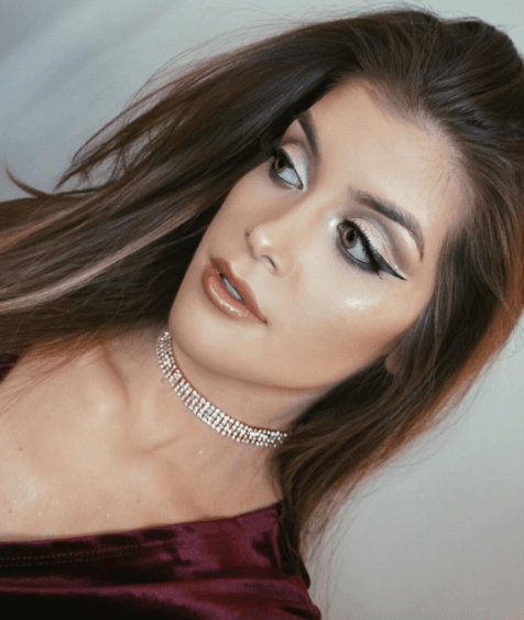 La guapa Gabriella Cataño es todo un estuche de monerías, un claro ejemplo es que ella es también una maquillista profesional.